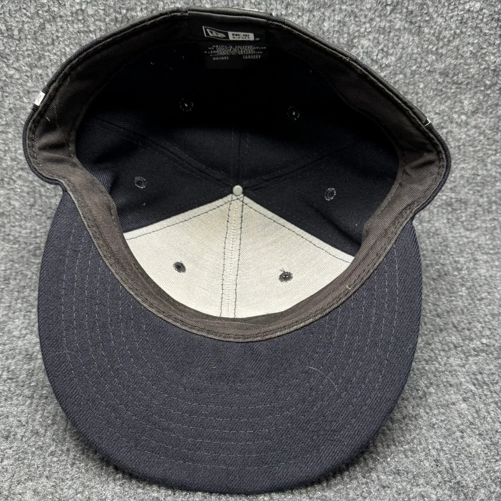 New York Yankees New Era 59FIFTY Fitted Hat Mens 7 1/4‎ Navy Blue Gray Flat Brim
